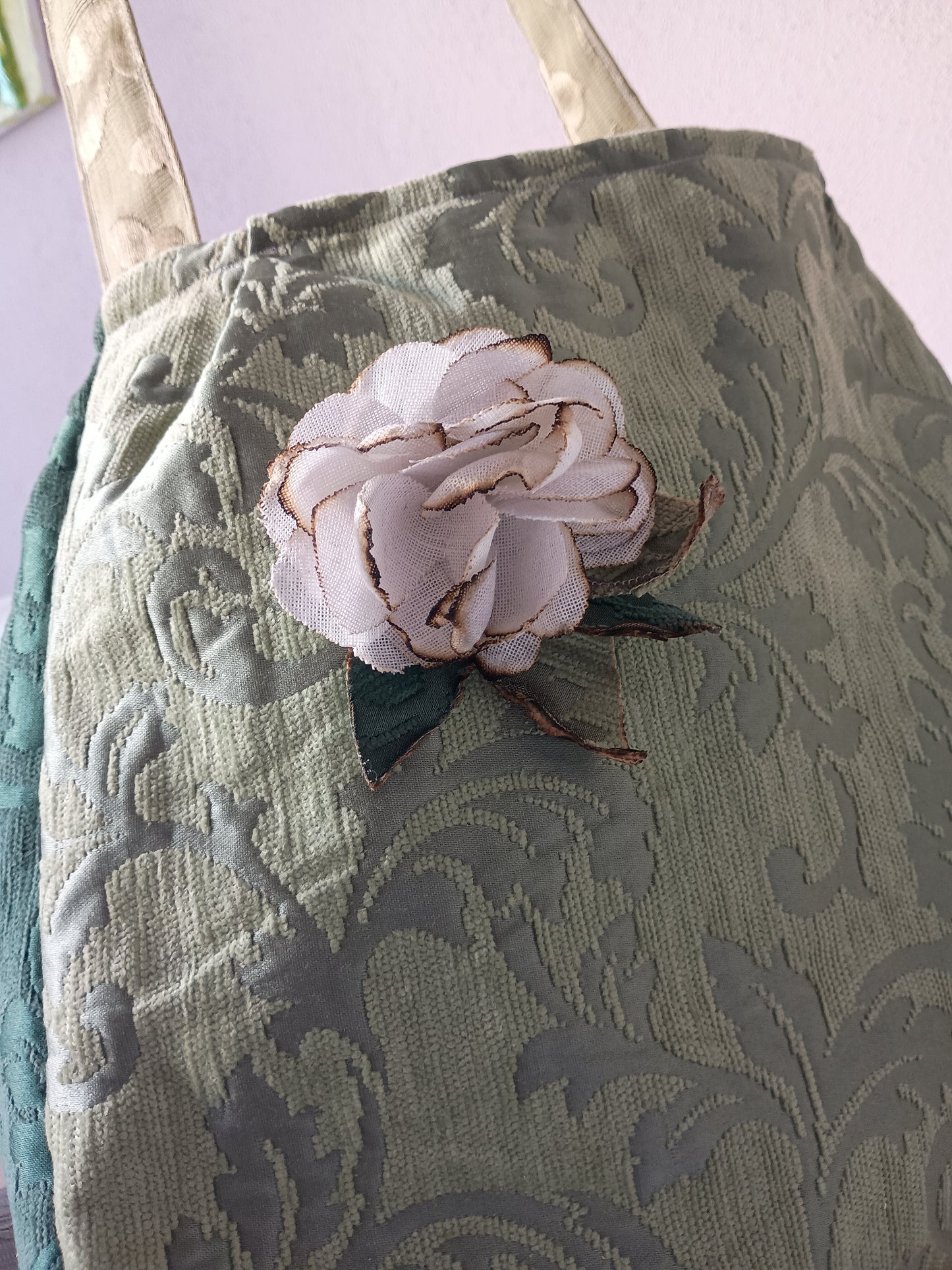 Borsa morbida e romantica, fatta a mano Verde Antico