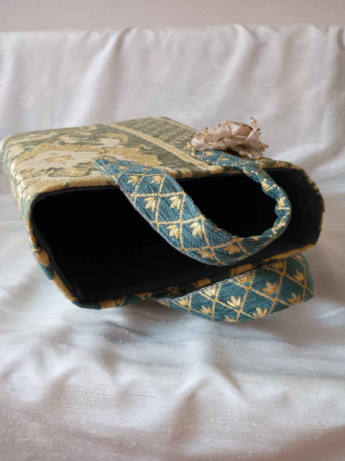 💚 "Verde Reale" – Borsa artigianale unica