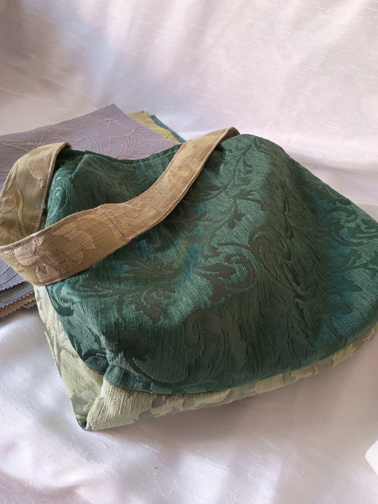 Borsa morbida e romantica, fatta a mano Verde Antico