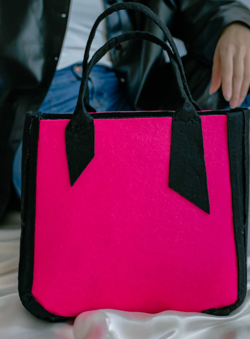 Borsa Grafica, moderna e grintosa.